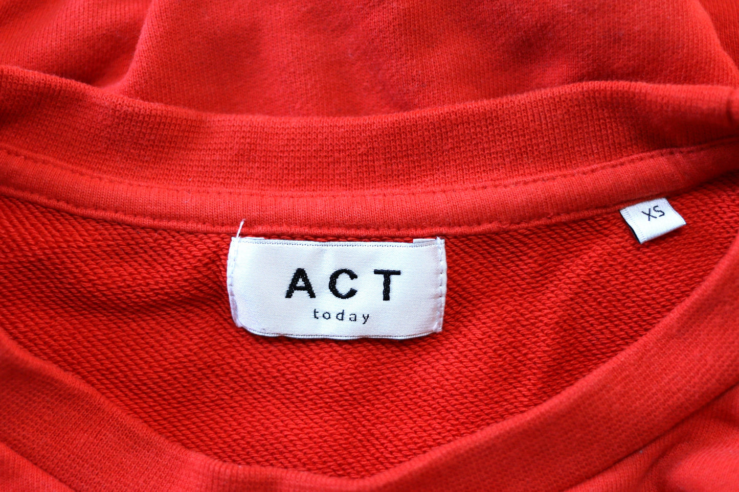 Act Today Rød Crop Sweatshirt