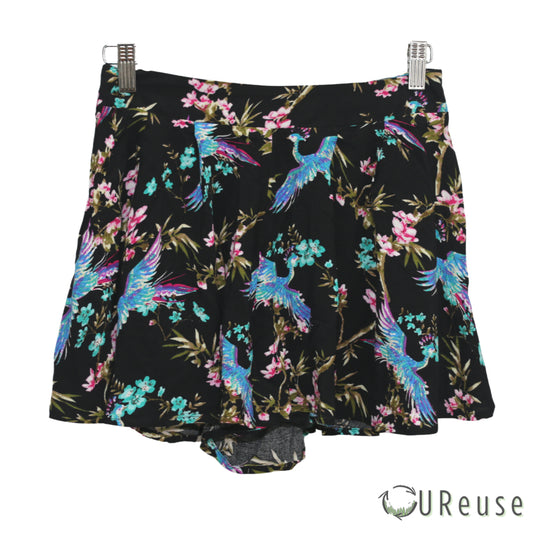 NLY Trend Shorts med nederdel effekt